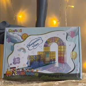 Magnetic Tiles Building Set - Multicolor